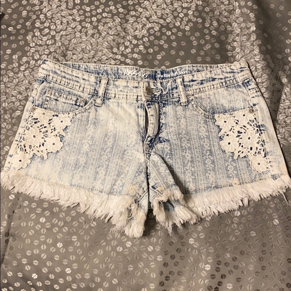 Low rise short shorts